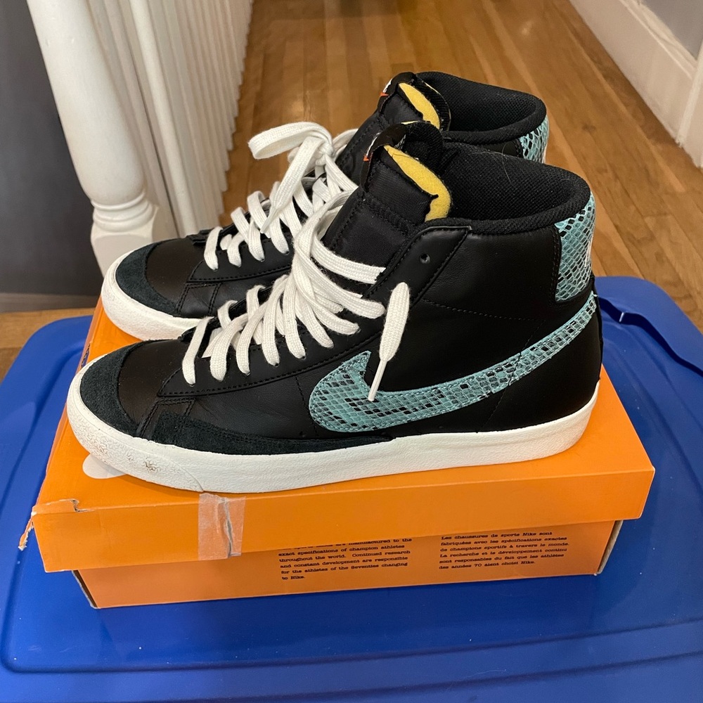 Nike Blazer Black & Green snakeskin swoosh 11.5 great condition